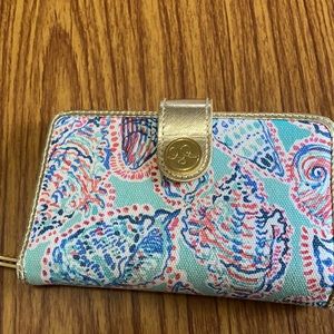 Shell Me About It Lilly Wristlet
